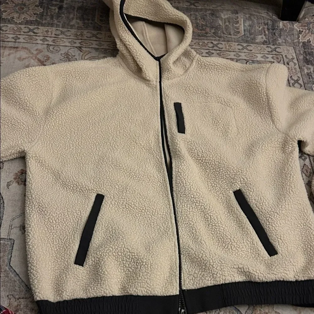 Levi’s HOODED SHERPA ZIP-UP SWEATSHIRT